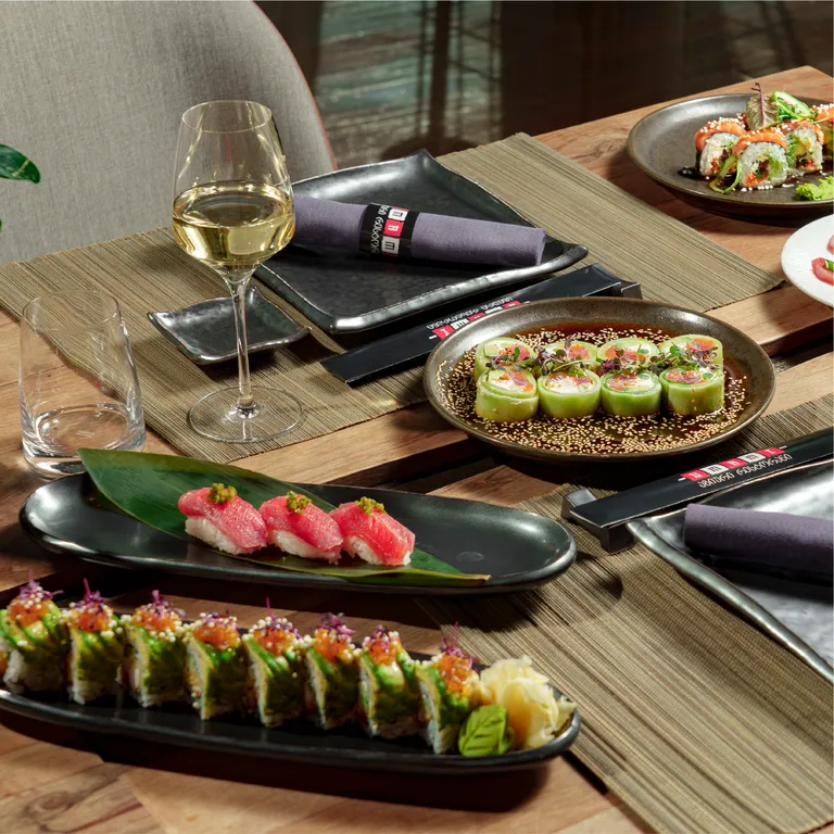 Cafés & Restaurants