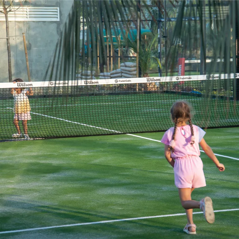 Indoor & Outdoor Padel Courts 